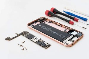 NAUJŲ MODELIŲ IPHONE TELEFONŲ REMONTO IŠŠŪKIAI