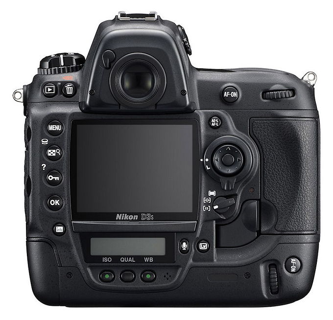 Nikon D3S - remontas, objektyvo taisymas